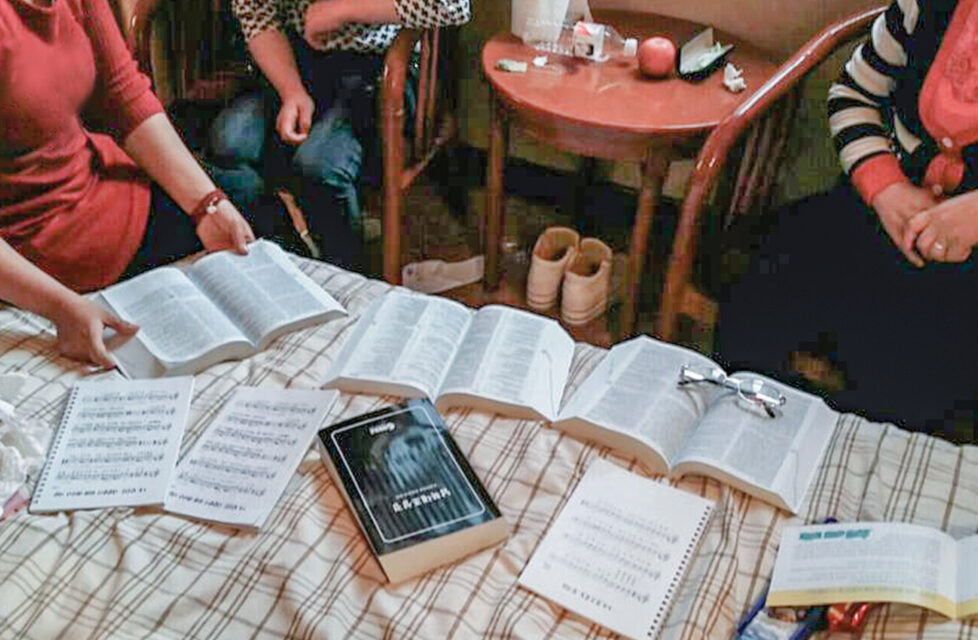 North Koreans Worshipping